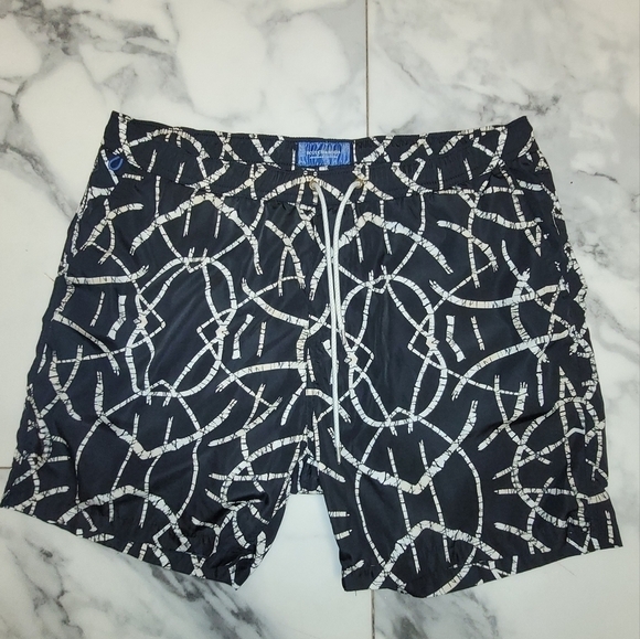 Scotch and Soda Mid-length Black and Cream Tribal printed Swim Shorts Size M - Picture 15 of 16